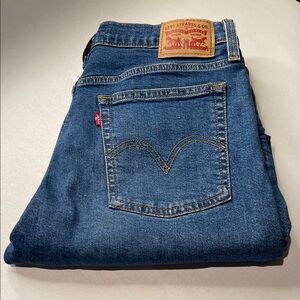 Levi’s Wedgie Skinny Jeans | Medium Wash | Size 31 | Button Fly